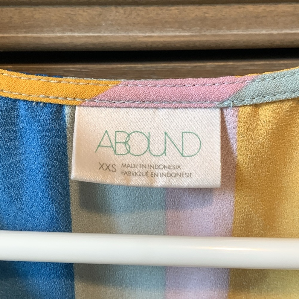 Abound Tank - Picture 2 of 3